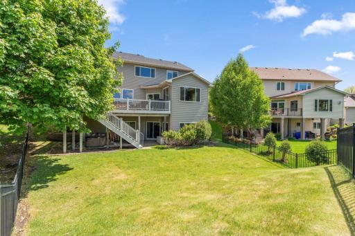 2810 White Eagle Drive, Woodbury, MN 55129