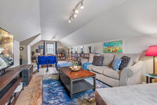 957 Hoyt Avenue W, Saint Paul, MN 55117