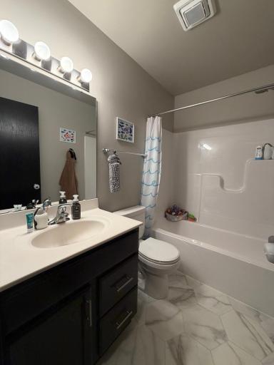 6850 67th Street S, Horace, ND 58047