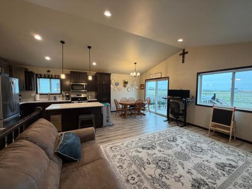 6850 67th Street S, Horace, ND 58047