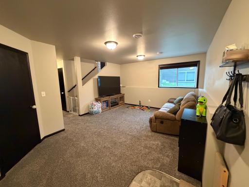 6850 67th Street S, Horace, ND 58047