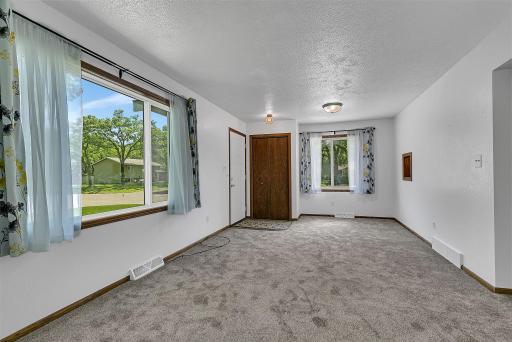 827 10th Avenue SE, Saint Cloud, MN 56304