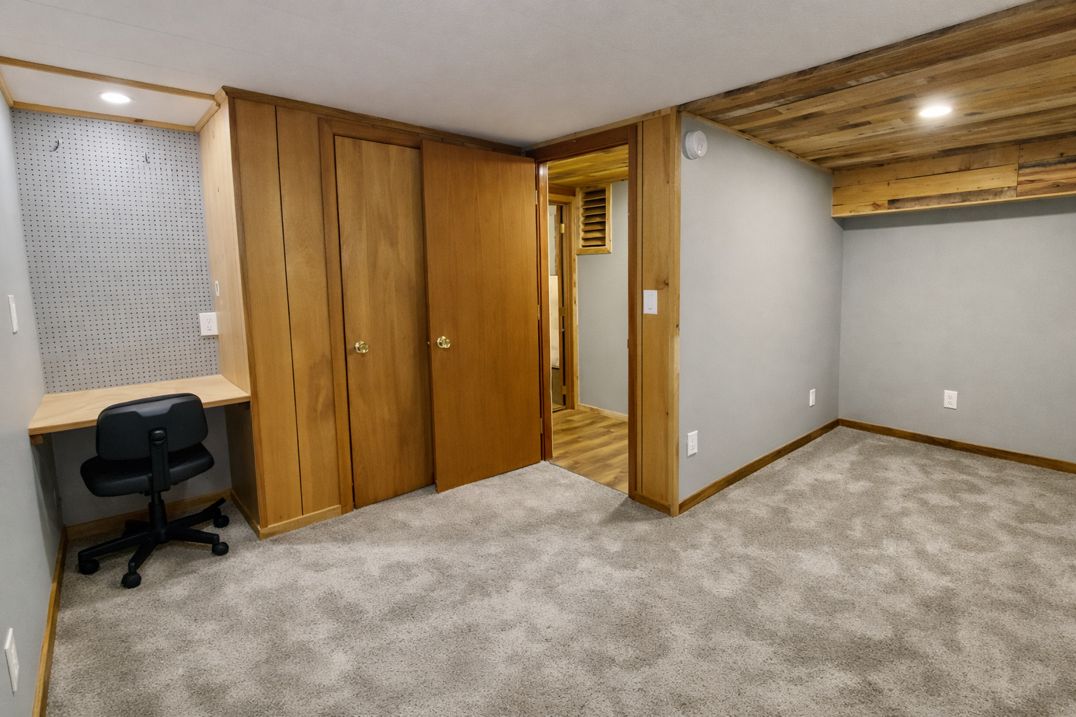 Bedroom 5 with study desk