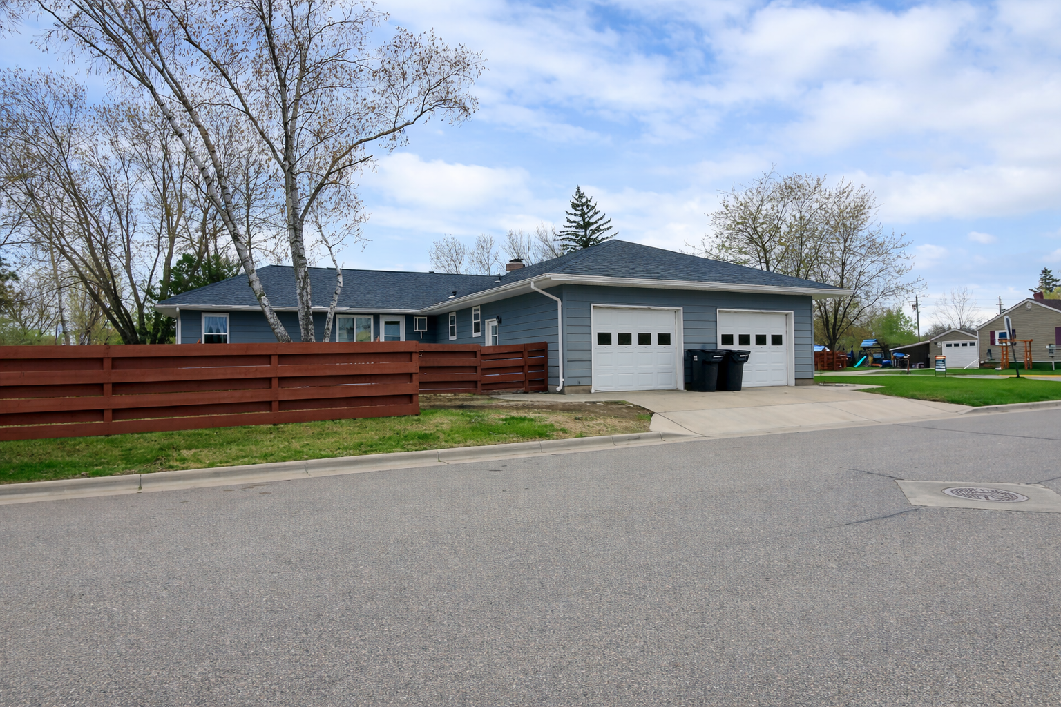 Oversized 2 plus attached garage