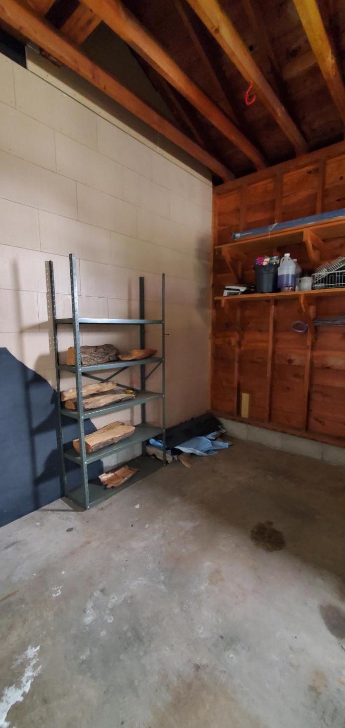 Extra garage space/workshop area