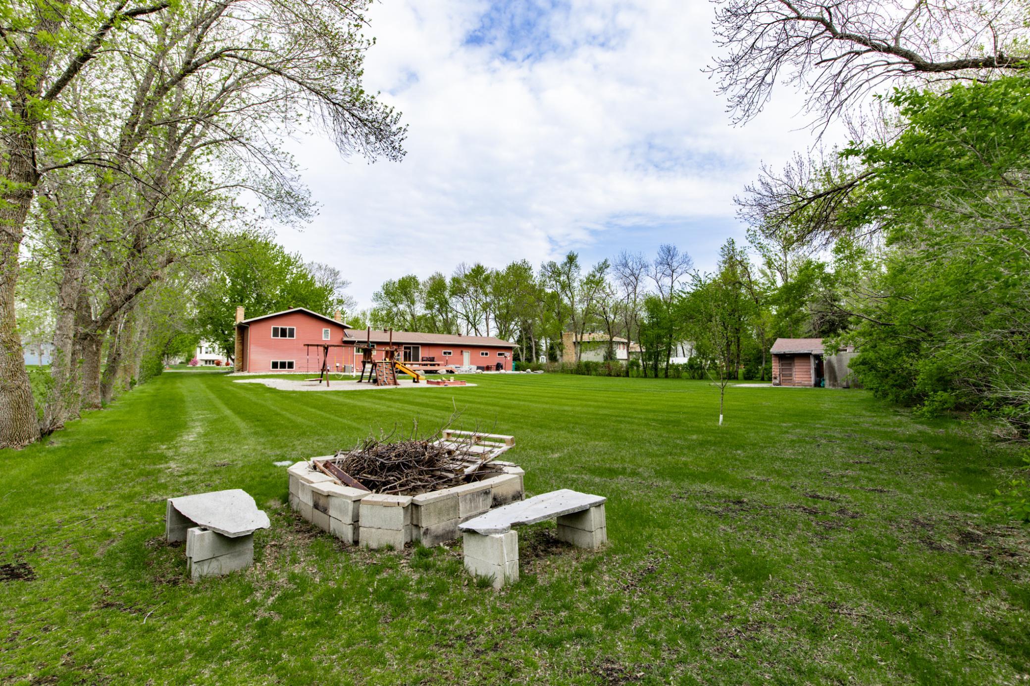 Fire Pit/Backyard