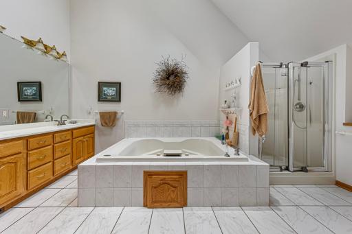 35 main bathroom.jpg