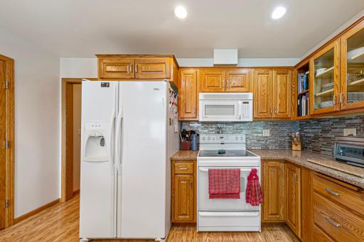 19 kitchen.jpg