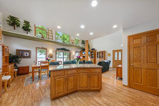 20 kitchen.jpg
