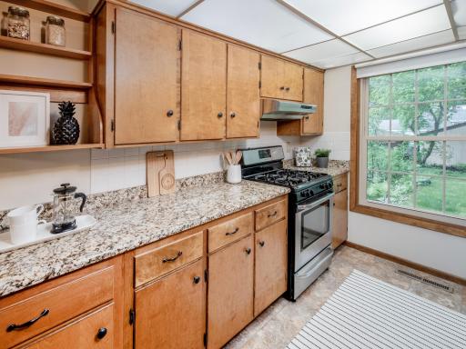 598 Clifford Street, Saint Paul, MN 55104
