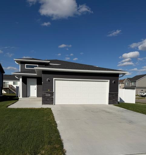 1138 46th Avenue S, Moorhead, MN 56560