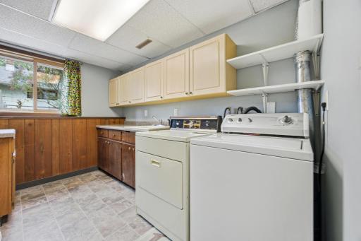513 N 19 Ave N, Fargo, ND 58102