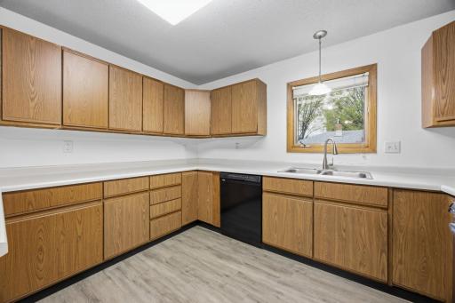 513 N 19 Ave N, Fargo, ND 58102