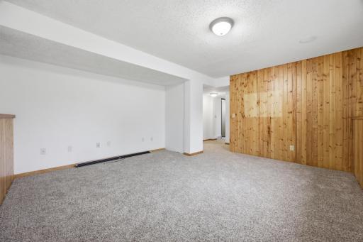 513 N 19 Ave N, Fargo, ND 58102
