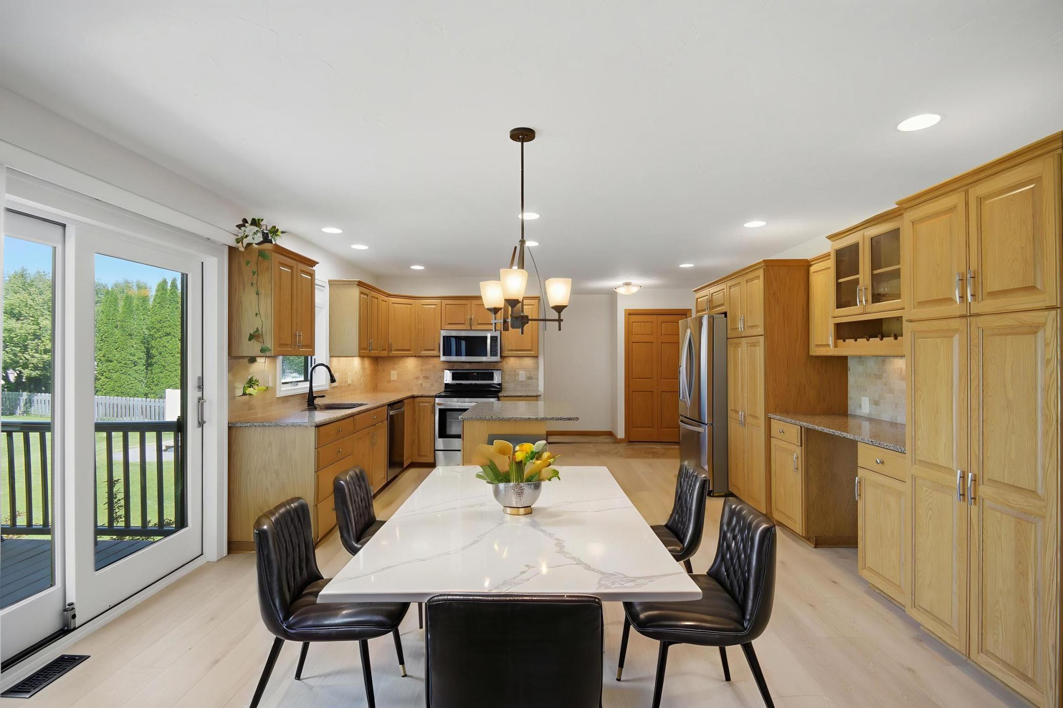 10_1406_26th_st_sw_037 - dining room - luxury - 11.jpg