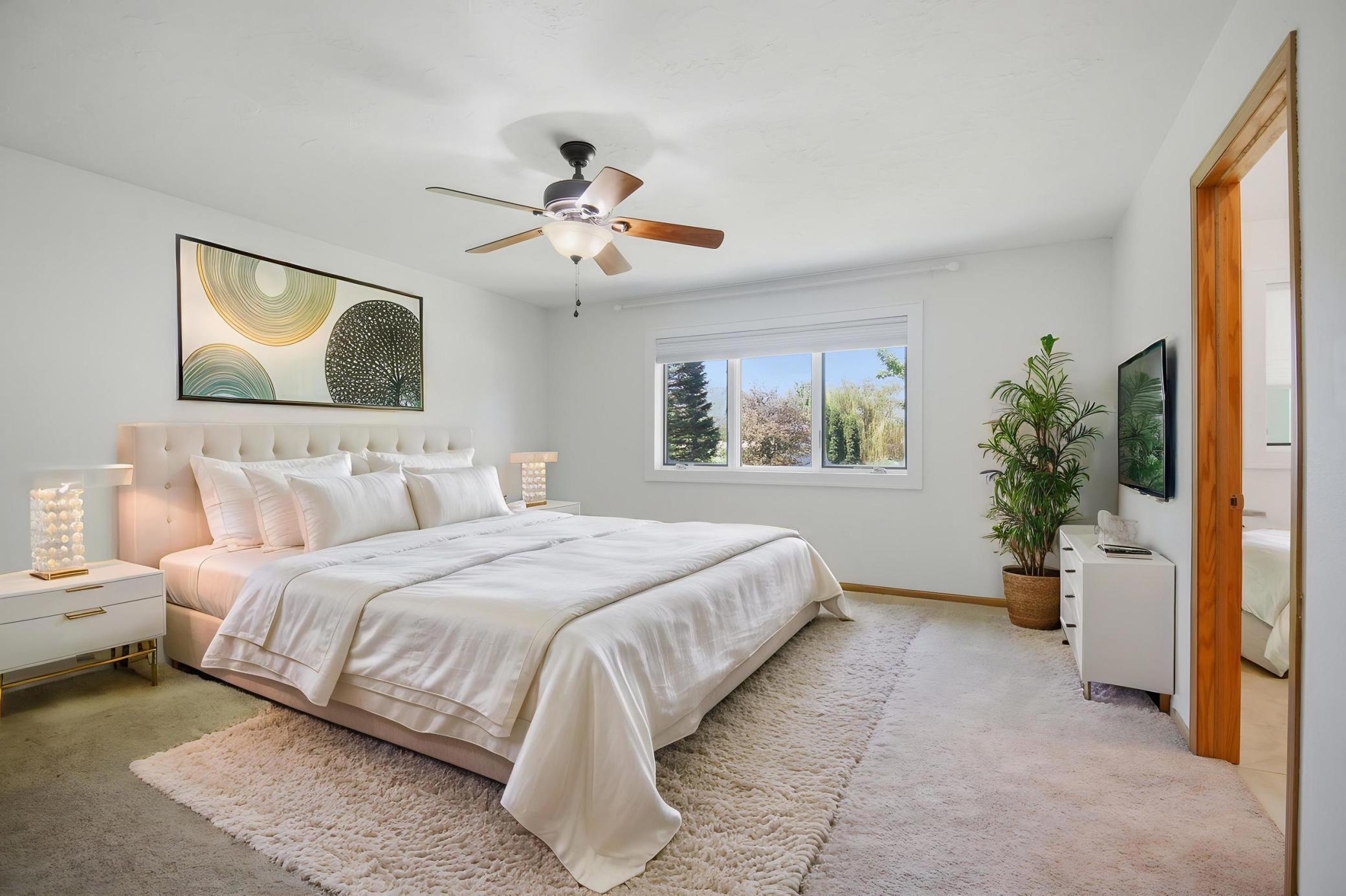 19_1406_26th_st_sw_072 - bedroom - luxury - 1.jpg