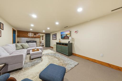 1304 34th Drive NE, Austin, MN 55912