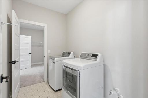 634 Elizabeth Way, Hudson, WI 54016