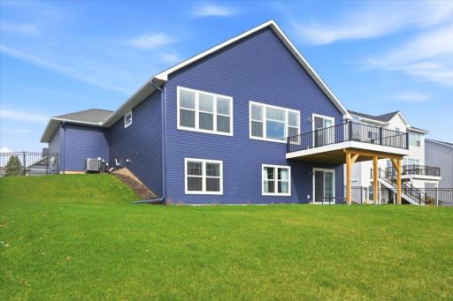 634 Elizabeth Way, Hudson, WI 54016