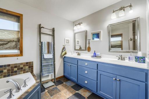 10538 Scott Ave N - Web Quality - 023 - 18 Primary Bathroom.jpg