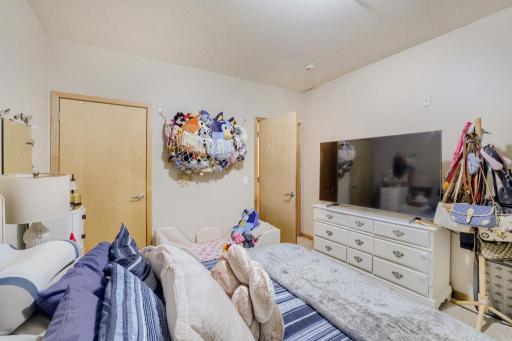 2850 Cedar Ave S #202 - MLS Sized - 017 - 17 Primary Bedroom.jpg