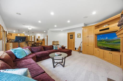 692 Shelerud Drive, Saint Paul, MN 55123