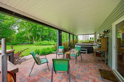 692 Shelerud Drive, Saint Paul, MN 55123