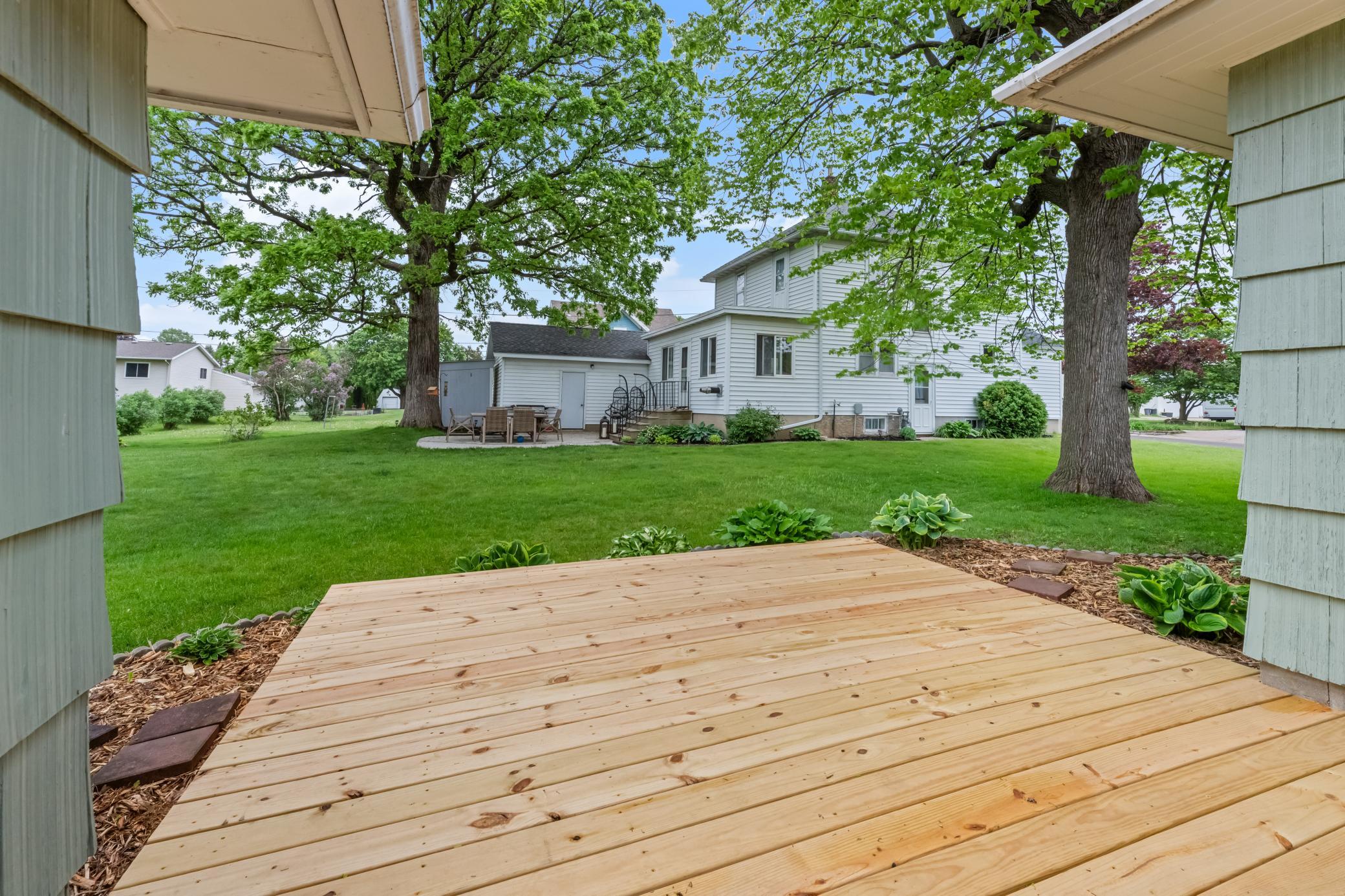 Easy breezy deck