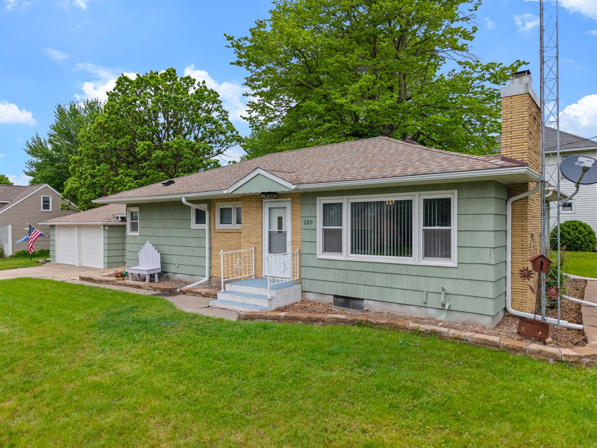 Welcome Home to 150 2nd AVE SE Plainview!