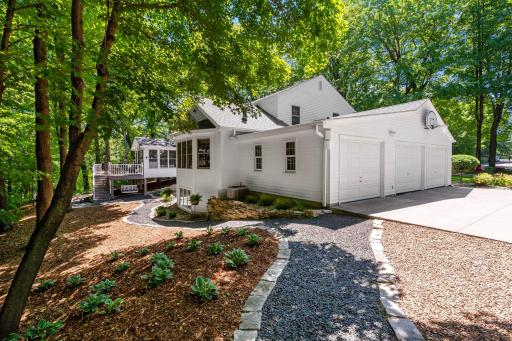1330 Urbandale Lane N, Plymouth, MN 55447