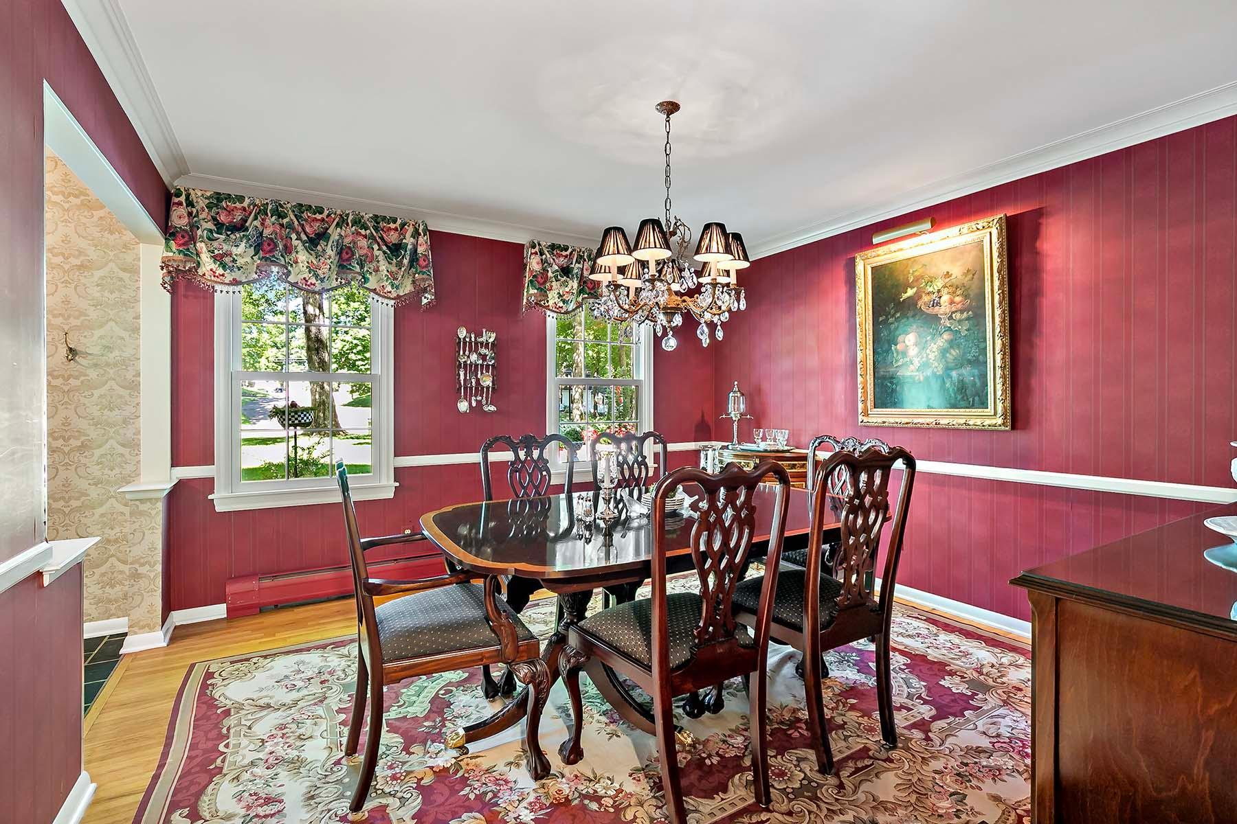 Formal dining room