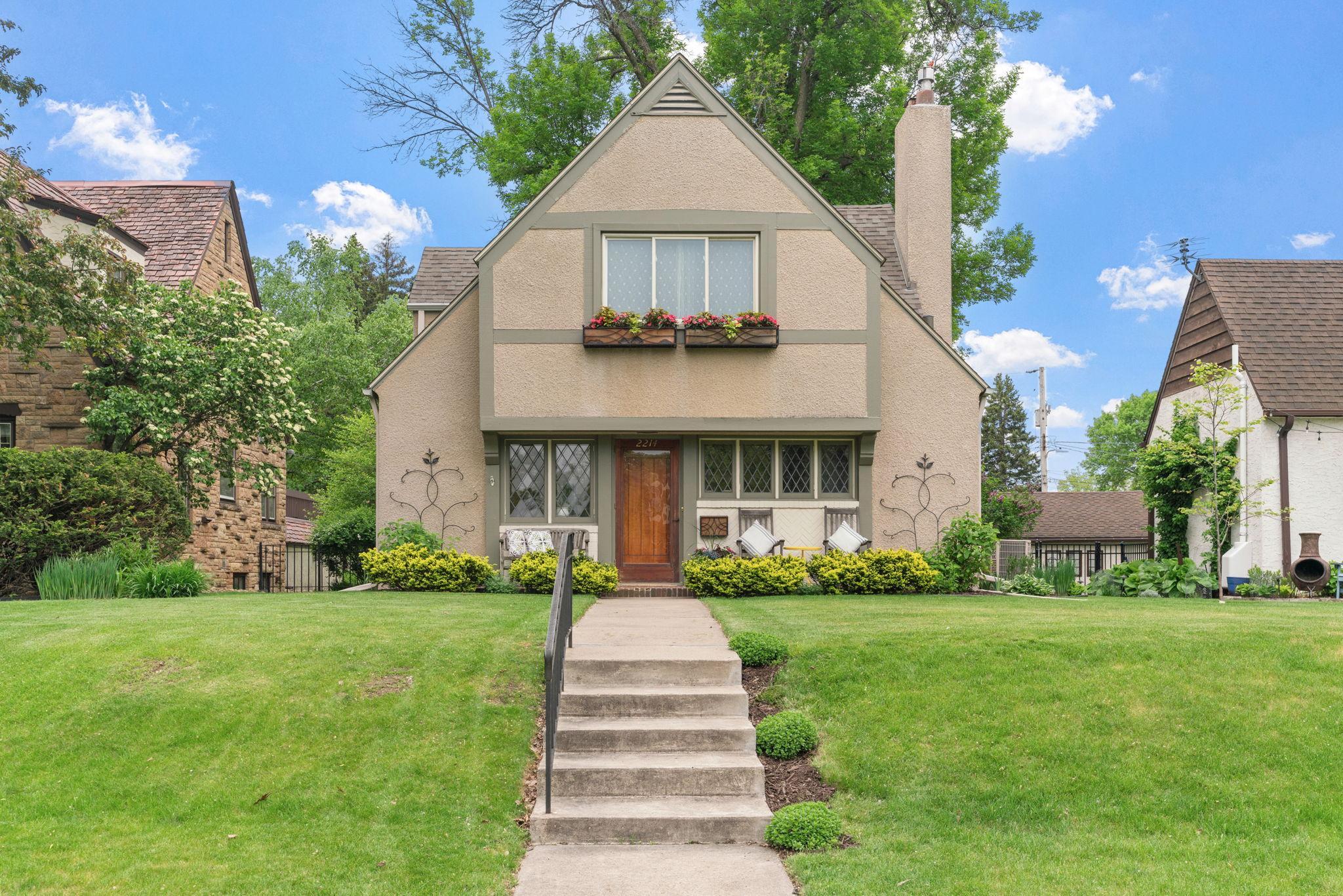 Welcome Home to 2214 St. Anthony Pkwy!
