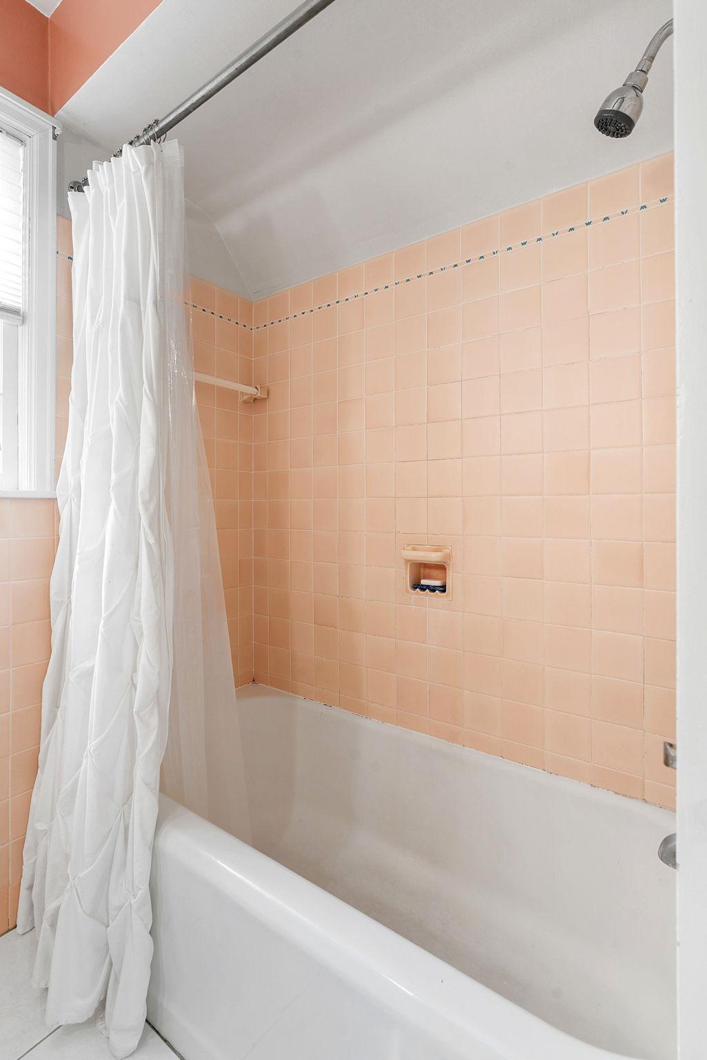 Tile is in great shape