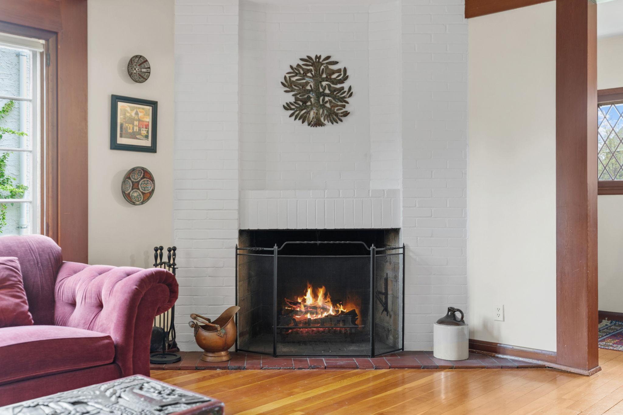 Seller has only used Duraflame logs in the last 10+ years