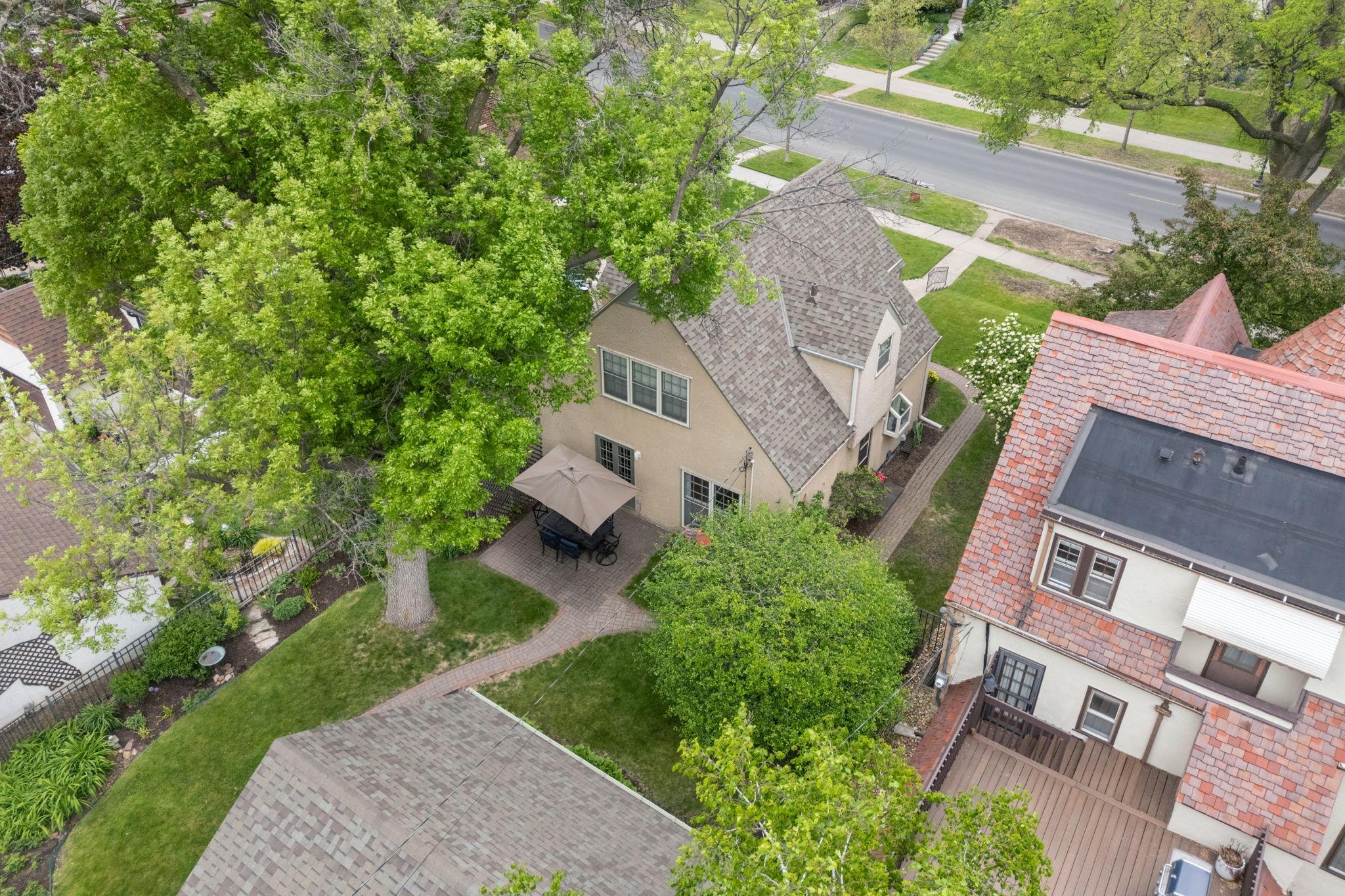 Gorgeous private lot