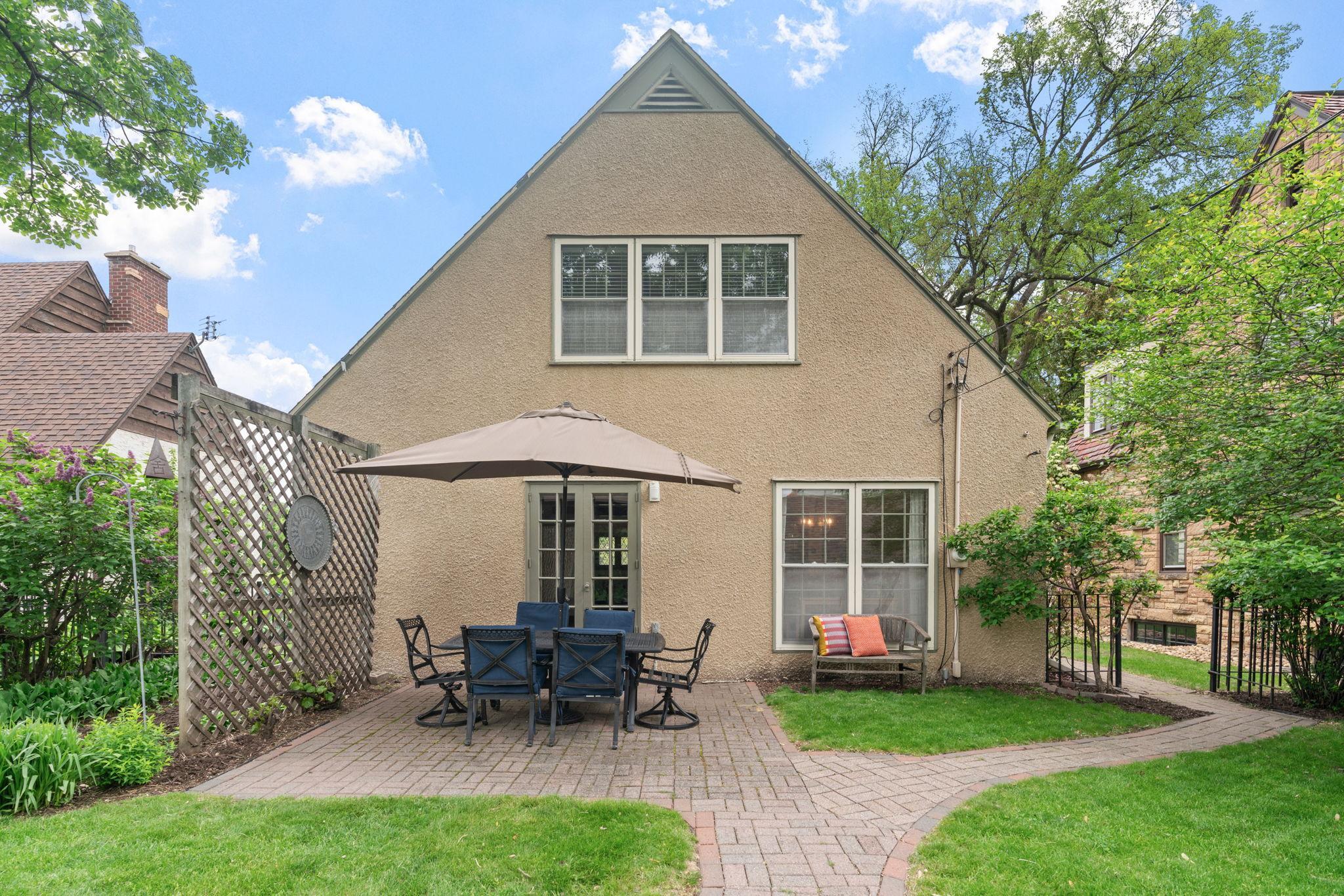 Grapevine on lattice provides extra privacy