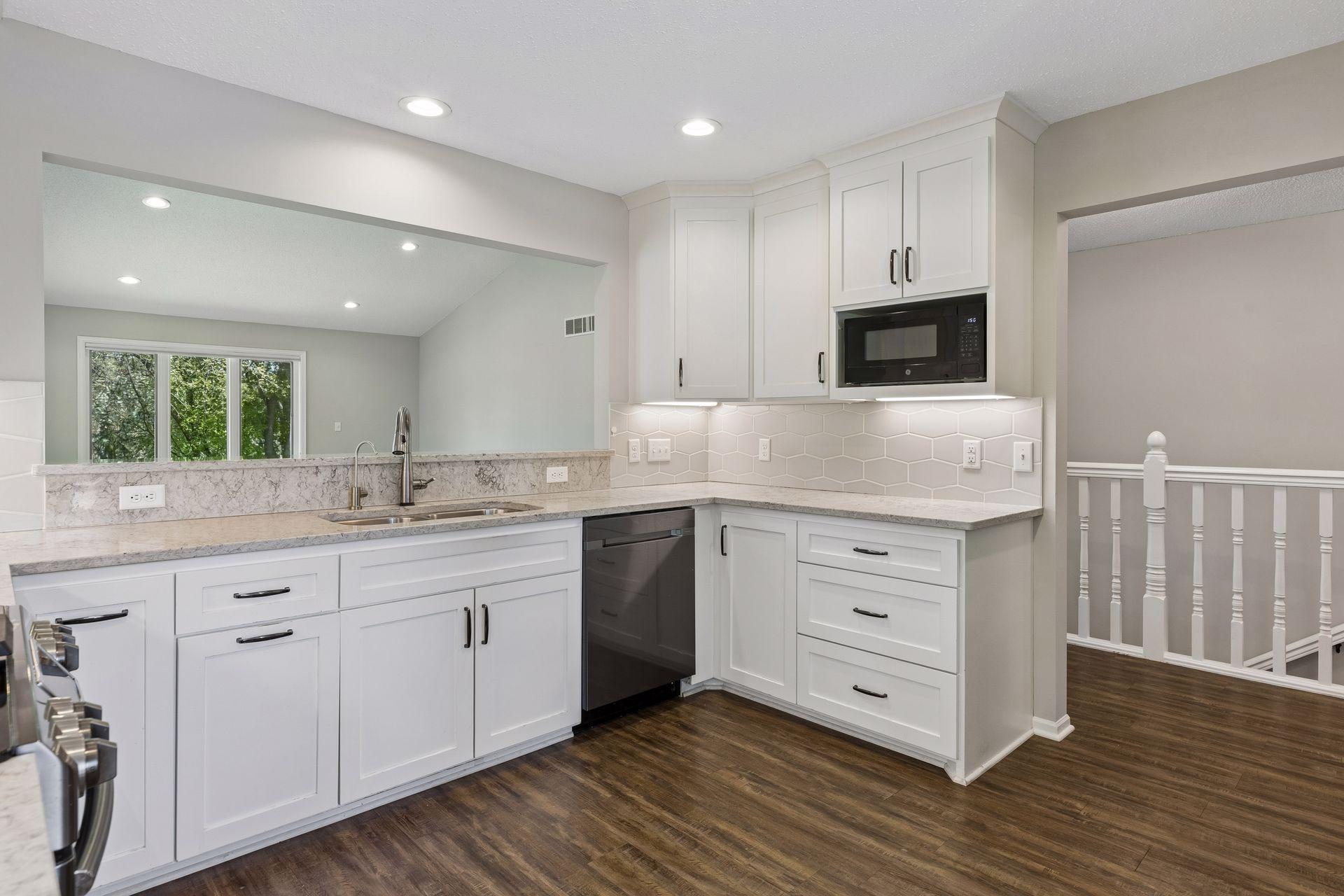 Large updated kitchen!