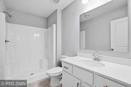 MODEL PHOTOS. PHOTOS OF PREVIOUSLY FINISHED HOME.