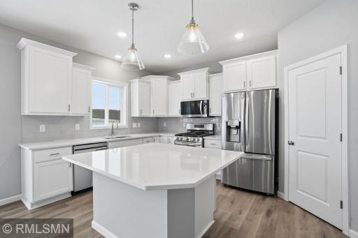MODEL PHOTOS. PHOTOS OF PREVIOUSLY FINISHED HOME.