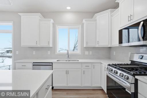 MODEL PHOTOS. PHOTOS OF PREVIOUSLY FINISHED HOME.