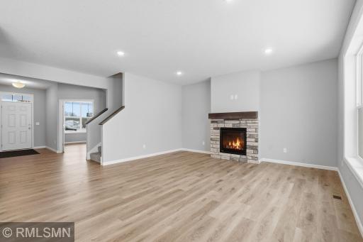 MODEL PHOTOS. PHOTOS OF PREVIOUSLY FINISHED HOME.