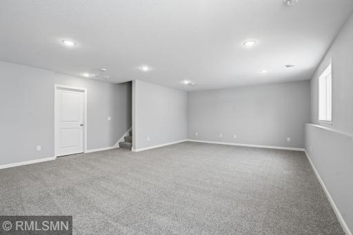 MODEL PHOTOS. PHOTOS OF PREVIOUSLY FINISHED HOME.