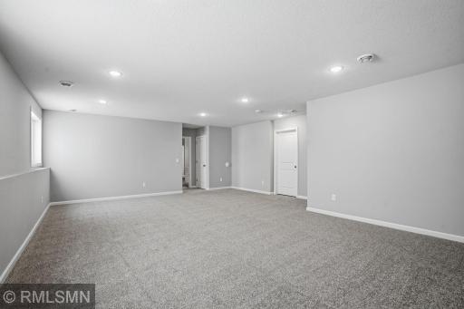 MODEL PHOTOS. PHOTOS OF PREVIOUSLY FINISHED HOME.