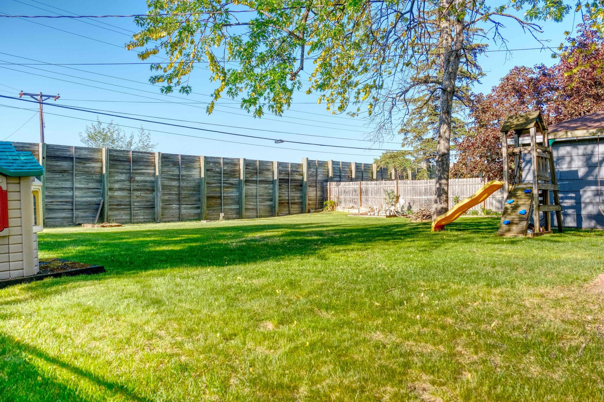 EBACKYARD (1).jpg