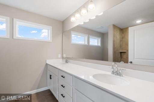 MODEL PHOTOS. PHOTOS OF PREVIOUSLY FINISHED HOME.