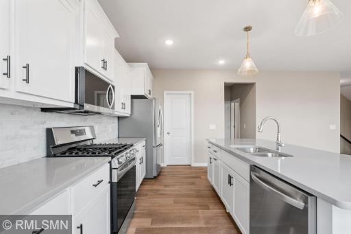 MODEL PHOTOS. PHOTOS OF PREVIOUSLY FINISHED HOME.