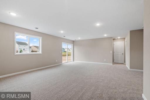 MODEL PHOTOS. PHOTOS OF PREVIOUSLY FINISHED HOME.