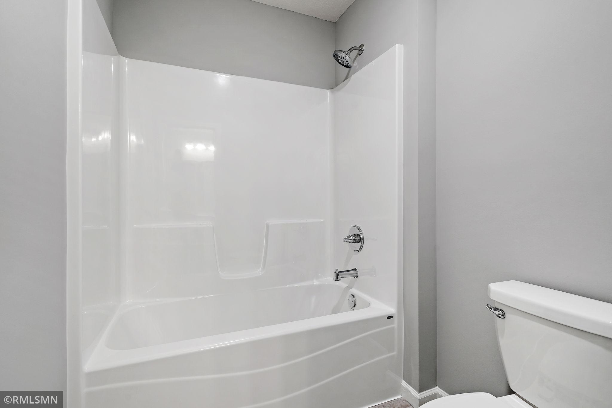 MODEL PHOTOS. PHOTOS OF PREVIOUSLY FINISHED HOME.