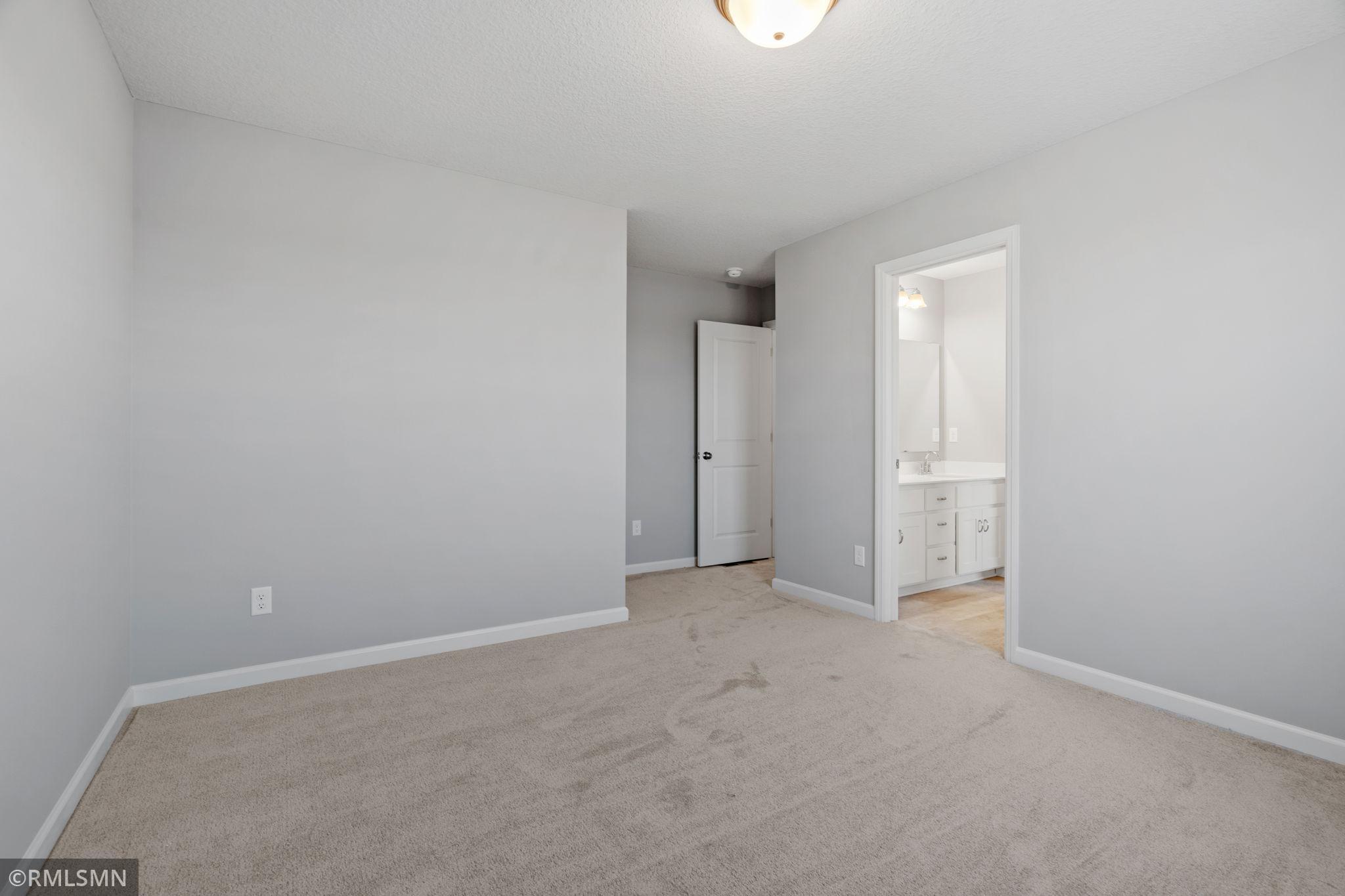 MODEL PHOTOS. PHOTOS OF PREVIOUSLY FINISHED HOME.