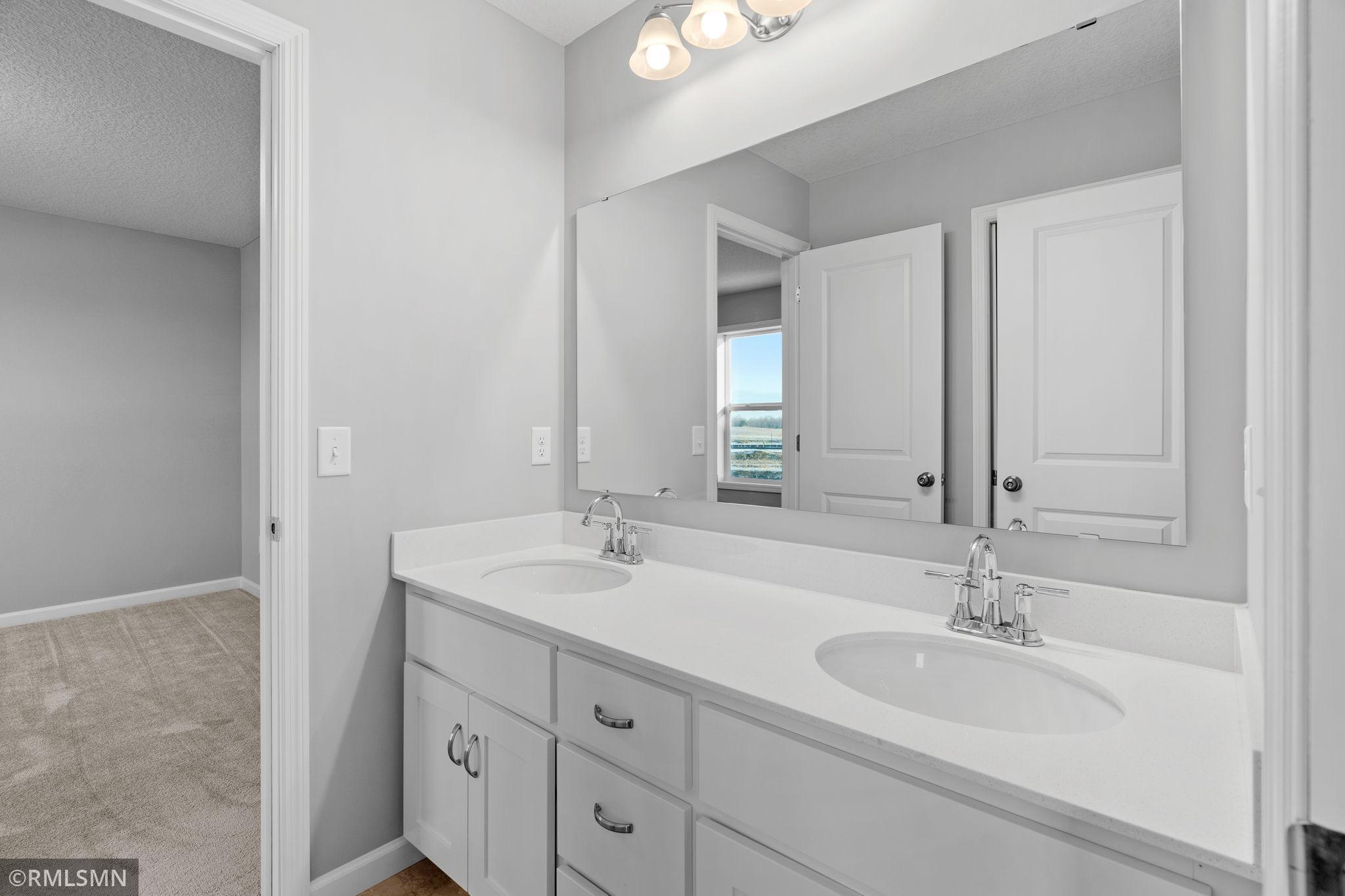 MODEL PHOTOS. PHOTOS OF PREVIOUSLY FINISHED HOME.